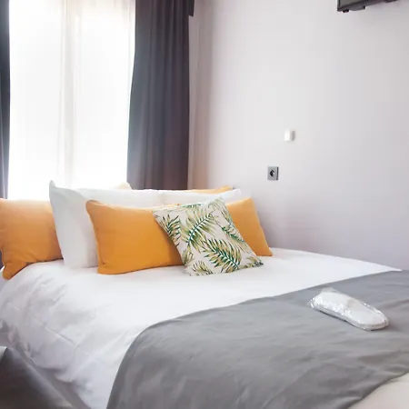 Acacia Hotel 2*